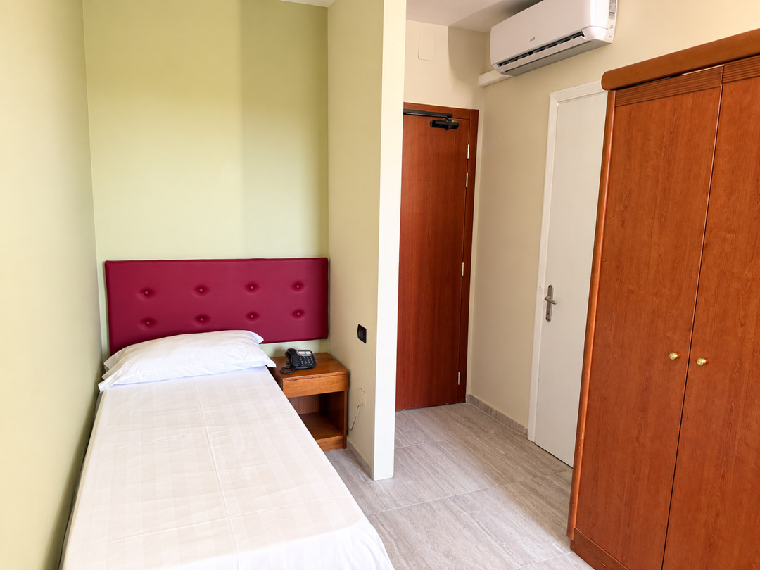 hotel-turim-camera-singolajpg (2)